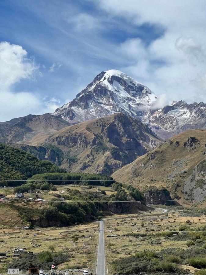 Meshia Apartment Kazbegi Exteriör bild
