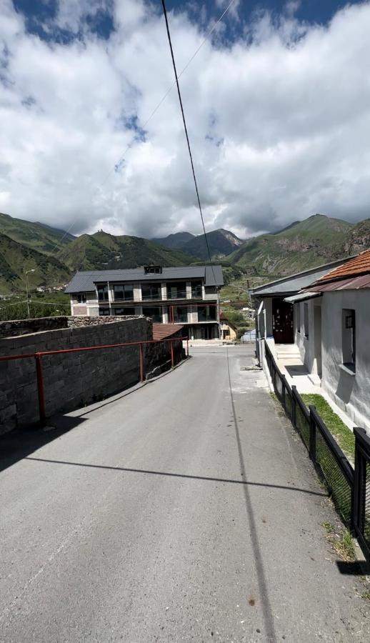 Meshia Apartment Kazbegi Exteriör bild
