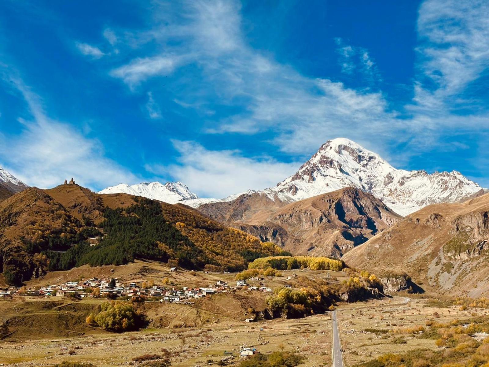 Meshia Apartment Kazbegi Exteriör bild